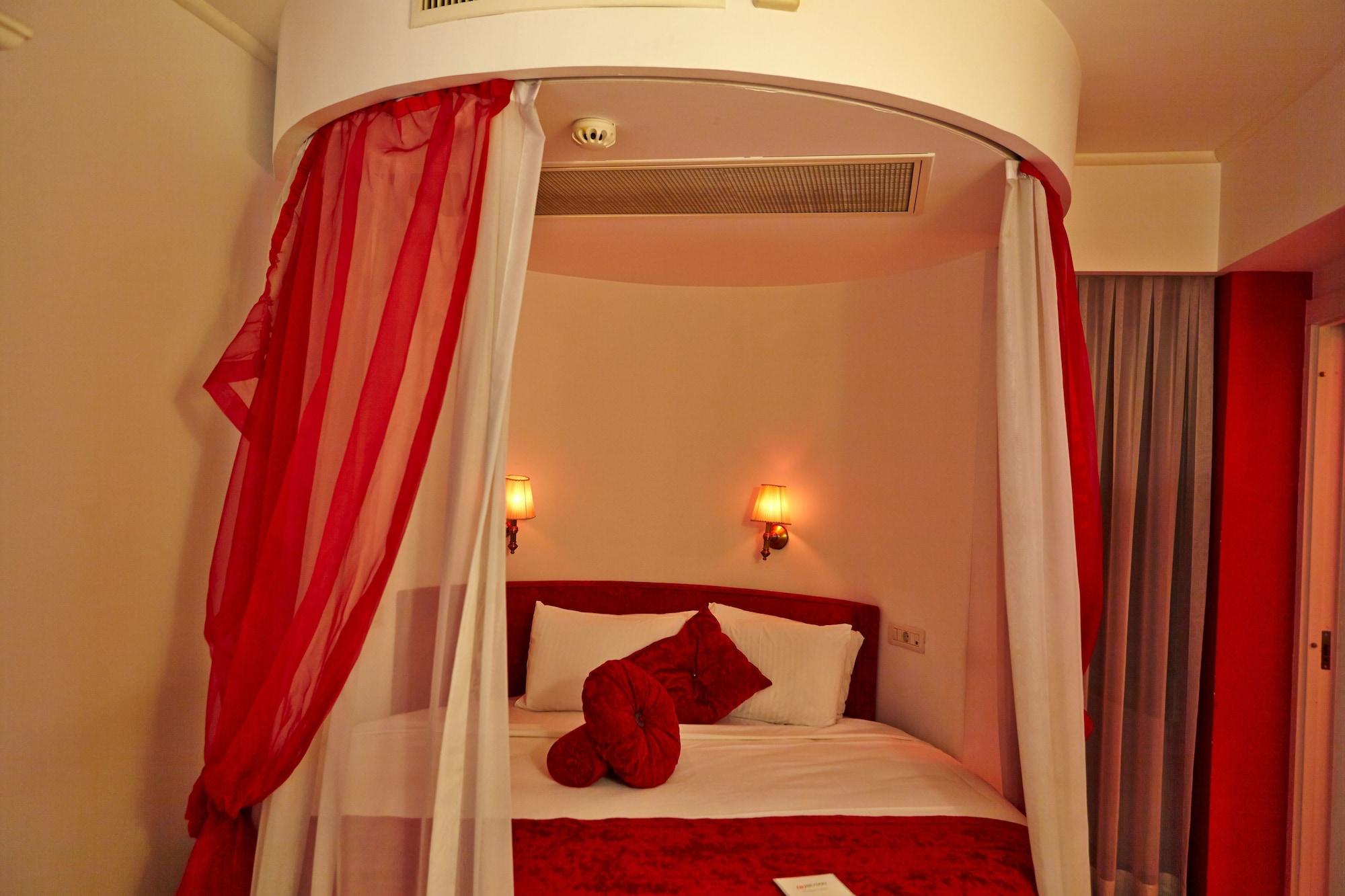 Otel Beyond