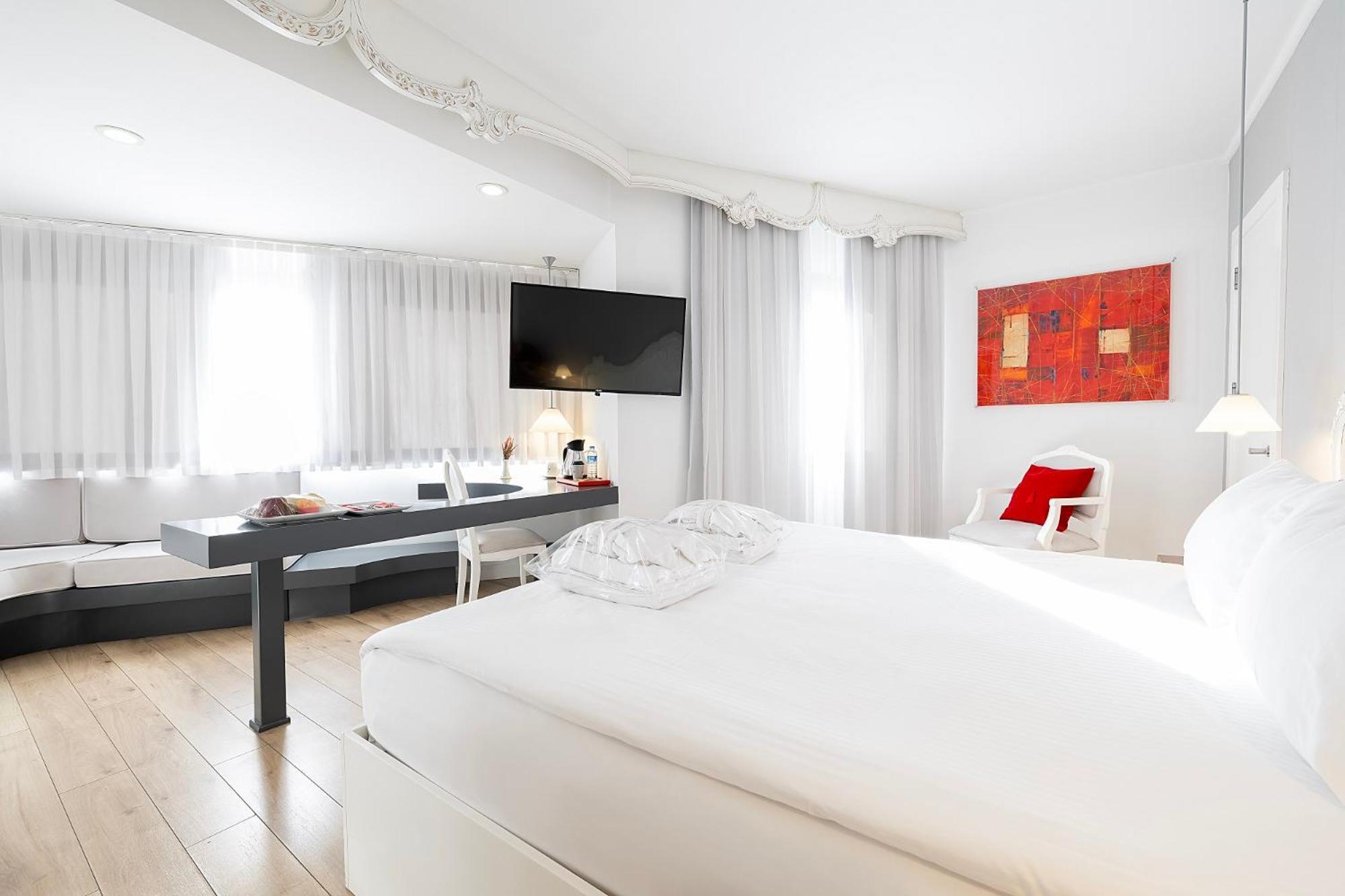 Hotel Beyond 4*